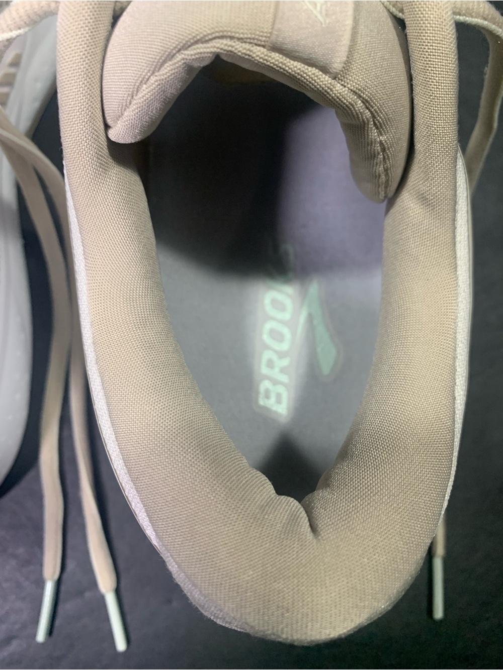 Brooks Ariel GTS 23 Tan Gray Women’s Running Walking Sneakers Shoe Size- 11 - Picture 9 of 11